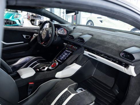 Used 2023 Lamborghini Huracan Tecnica RWD image 46