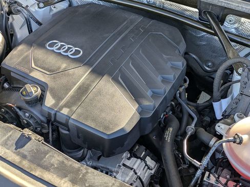 Used 2021 Audi Q5 2.0T Premium w/ Convenience Package AWD/4WD image 24