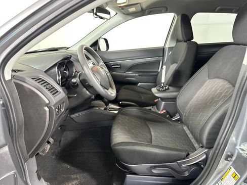 Used 2025 Mitsubishi Outlander Sport ES image 11