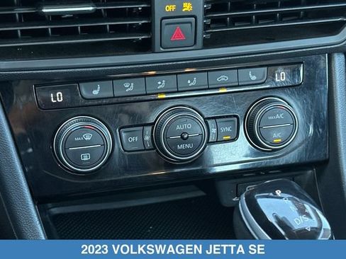 Used 2023 Volkswagen Jetta SE w/ Panoramic Sunroof Package FWD image 21