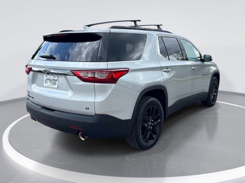 Used 2019 Chevrolet Traverse LT w/ LPO, Blackout Package AWD/4WD image 8