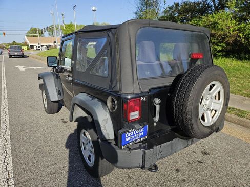 Used 2013 Jeep Wrangler Sport image 3