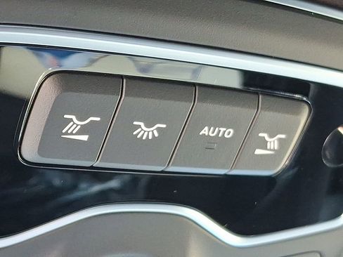 Used 2025 Lotus Emira image 26