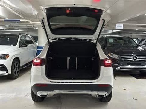 Used 2025 Mercedes-Benz GLA 250 4MATIC image 6