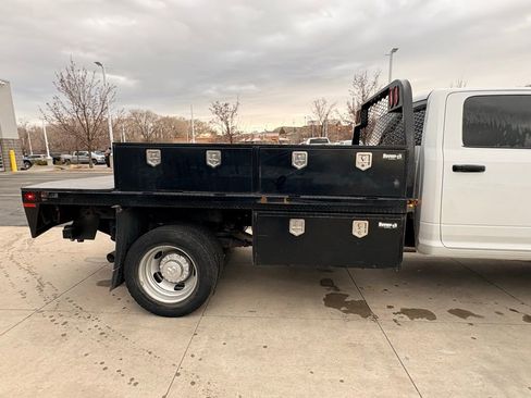 Used 2021 RAM 5500 Tradesman w/ Chrome Appearance Group image 9