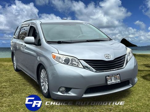Used 2011 Toyota Sienna XLE image 9
