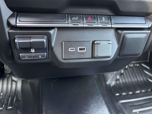 Certified 2022 GMC Sierra 2500 Pro w/ Convenience Package image 23