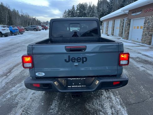 New 2026 Jeep Gladiator Sport image 6