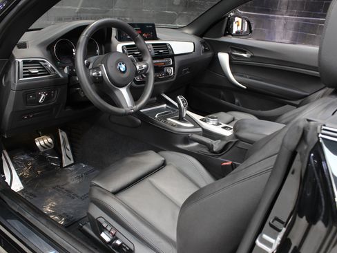 Used 2019 BMW 230i Convertible w/ M Sport Package image 31