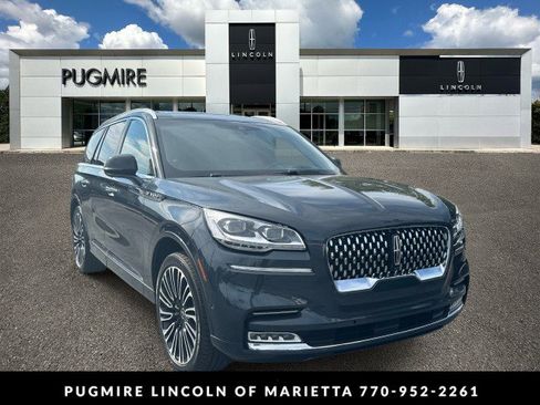 Used 2023 Lincoln Aviator Black Label w/ Class IV Trailer Tow Package AWD/4WD image 1