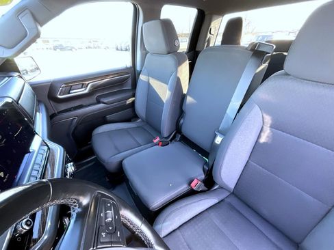 Used 2023 GMC Sierra 1500 Elevation image 11