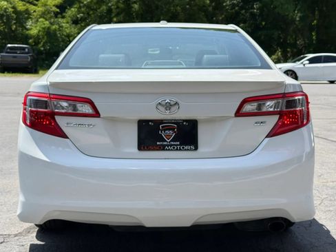 Used 2012 Toyota Camry SE FWD image 4