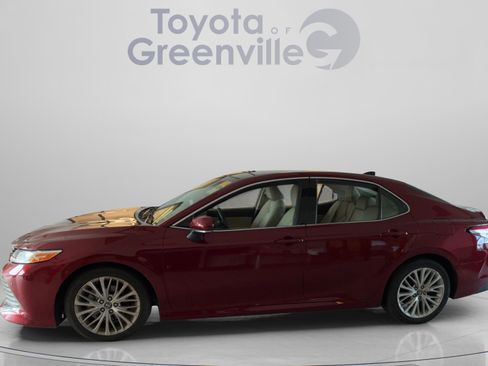Used 2018 Toyota Camry XLE w/ Driver Assist Package FWD image 2