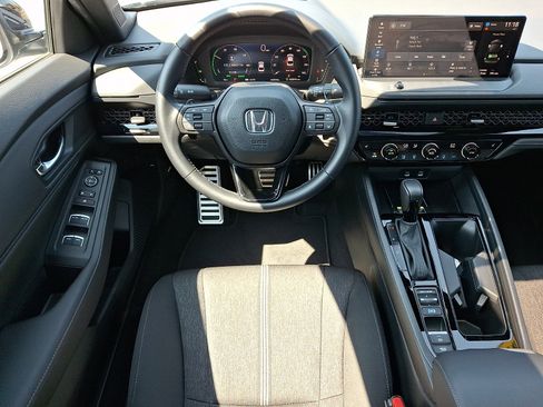 Used 2025 Honda Accord Sport image 12