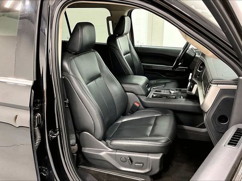 Used 2023 Ford Expedition XLT RWD image 9
