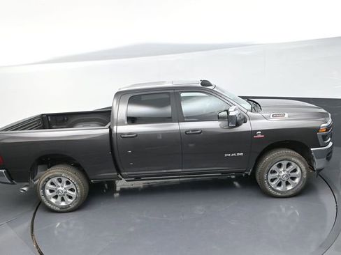New 2026 RAM 2500 Laramie AWD/4WD image 19