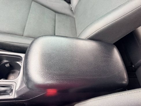 Used 2017 Toyota RAV4 LE w/ Carpet Mat Package FWD image 38