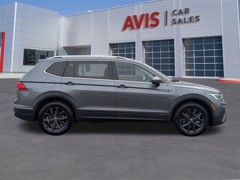 Used 2024 Volkswagen Tiguan SE image 5