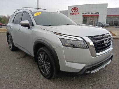 Used 2025 Nissan Pathfinder SL w/ SL Premium Package