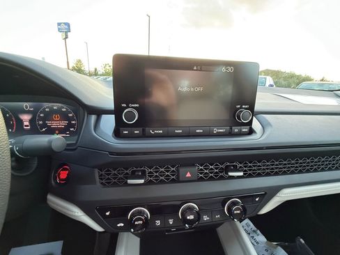 New 2025 Honda Accord SE image 11