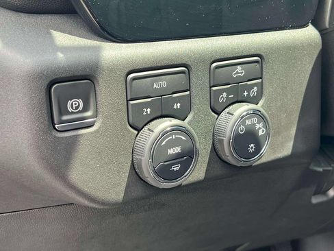 Used 2024 Chevrolet Silverado 1500 LT AWD/4WD image 22