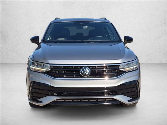 Used 2023 Volkswagen Tiguan SE R-Line FWD image 2