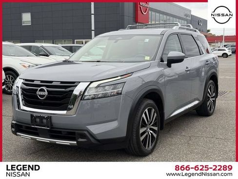 Certified 2024 Nissan Pathfinder Platinum w/ Cargo Package AWD/4WD image 8