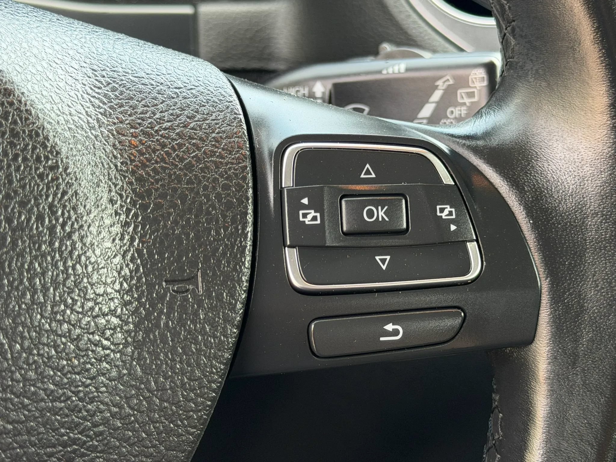 Used 2014 Volkswagen Tiguan S FWD image 18