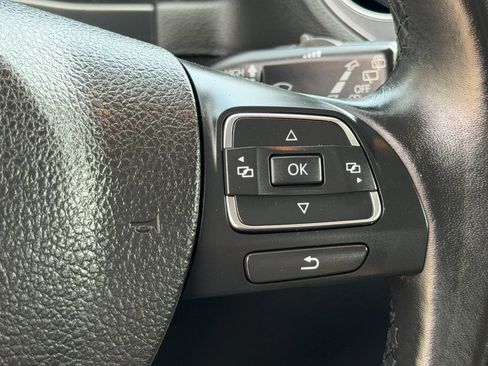 Used 2014 Volkswagen Tiguan S image 18