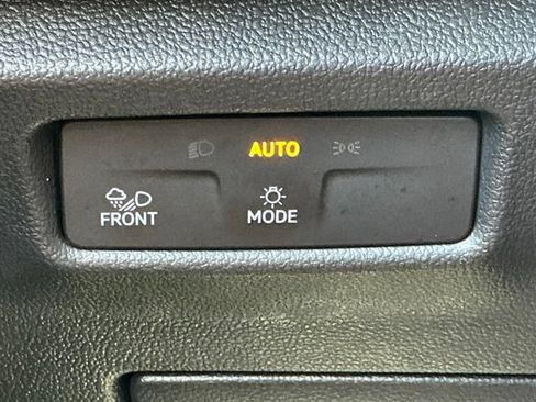 Certified 2025 Volkswagen Tiguan SEL R-Line AWD/4WD image 34