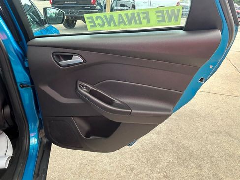 Used 2014 Ford Focus SE w/ SE Winter Package FWD image 15