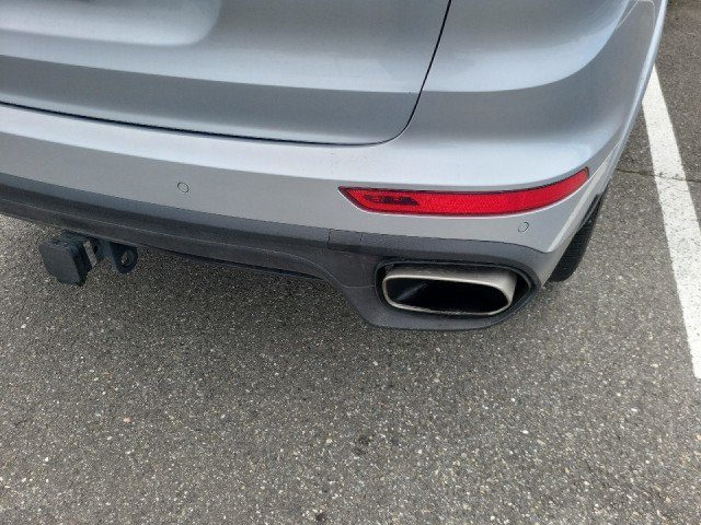 Used 2017 Porsche Cayenne Platinum Edition AWD/4WD image 4