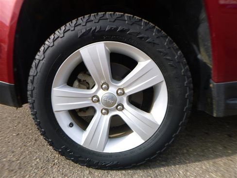 Used 2013 Jeep Compass Latitude w/ Sun/Sound Group image 20