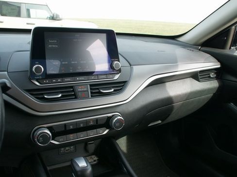 Used 2024 Nissan Altima 2.5 SR image 18