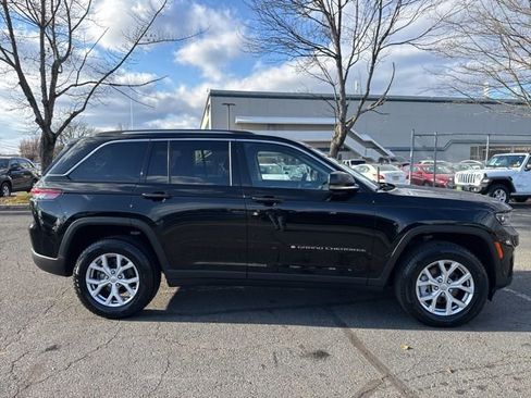 Used 2022 Jeep Grand Cherokee Limited image 17