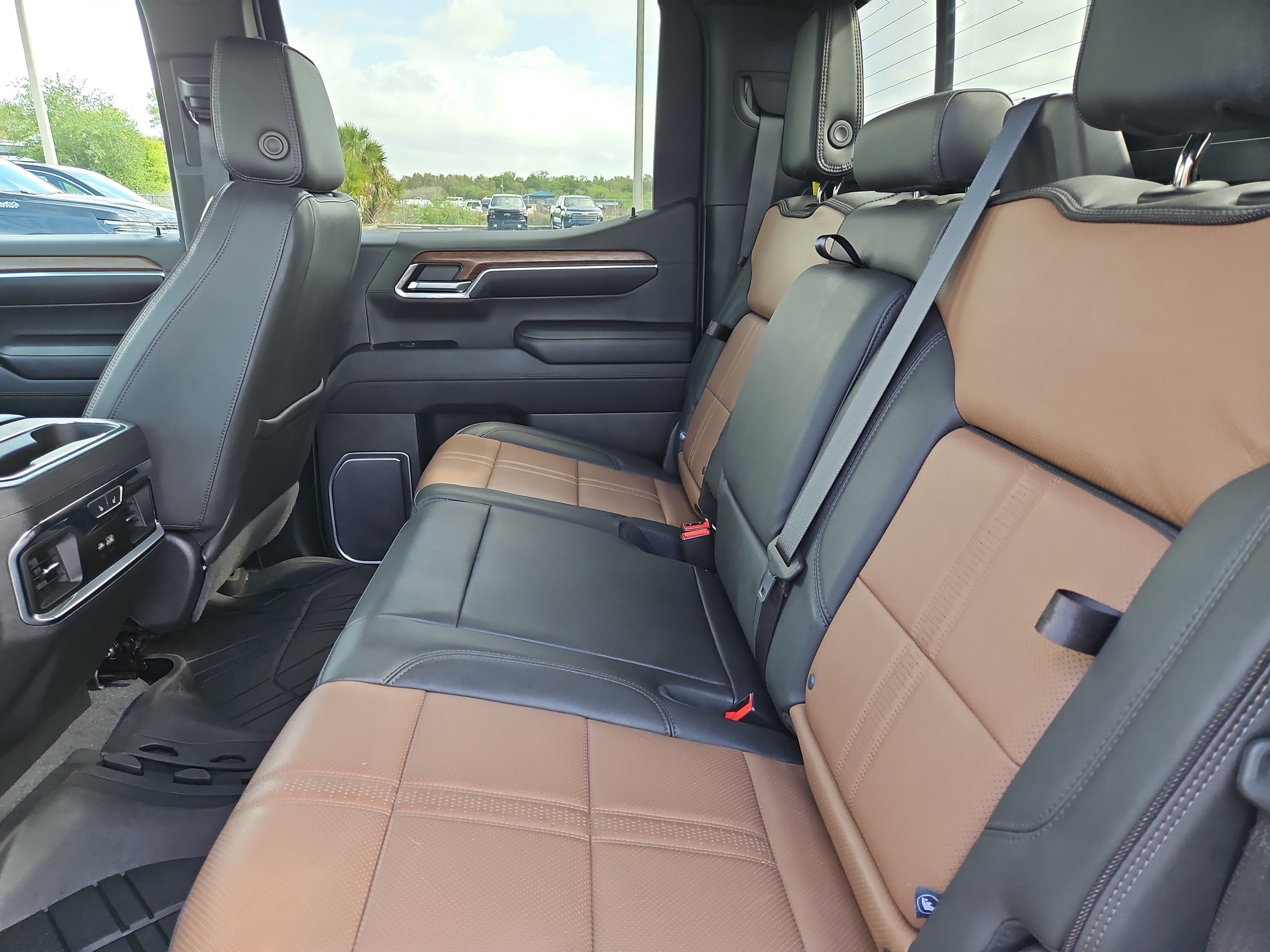 Certified 2023 Chevrolet Silverado 1500 High Country w/ High Country Premium Package AWD/4WD image 12