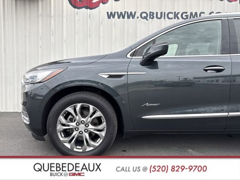Used 2018 Buick Enclave Avenir w/ Avenir Technology Package image 3