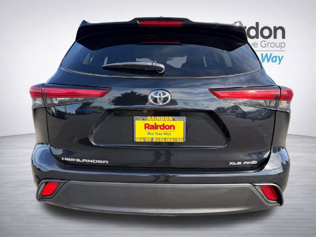 Used 2023 Toyota Highlander XLE AWD/4WD image 6