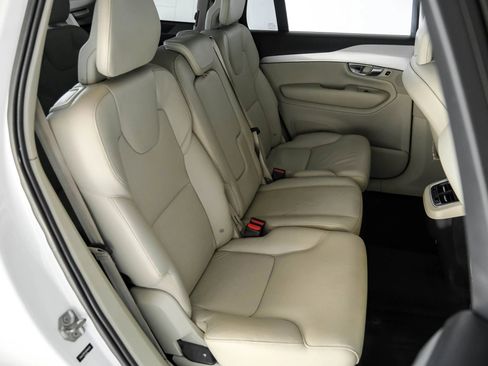 Used 2017 Volvo XC90 T6 Momentum w/ Vision Package image 38