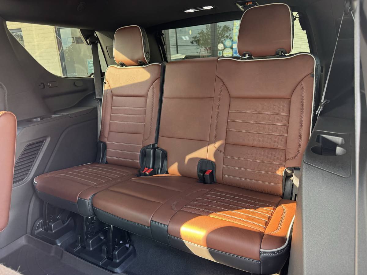 Used 2023 GMC Yukon Denali Ultimate AWD/4WD image 14