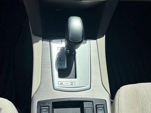 Used 2013 Subaru Outback 2.5i Premium AWD/4WD image 16