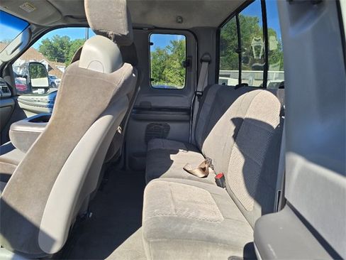 Used 2003 Ford F250 XLT image 9