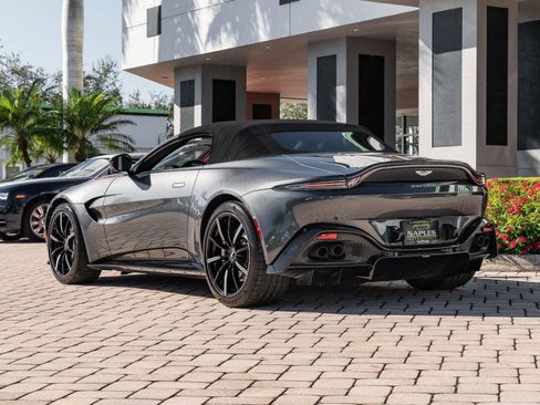 Used 2021 Aston Martin V8 Vantage Roadster image 31