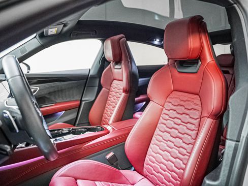 Used 2022 Audi e-tron GT Prestige w/ Prestige Package image 10