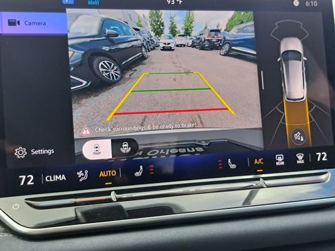 New 2026 Volkswagen Tiguan SE FWD image 11