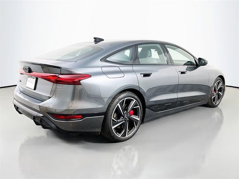 Used 2025 Audi S6 e-tron Premium Plus w/ Premium Plus image 7