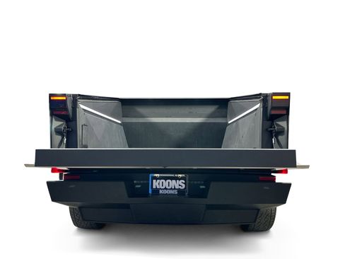 Used 2024 Tesla Cybertruck AWD Crew Cab image 33