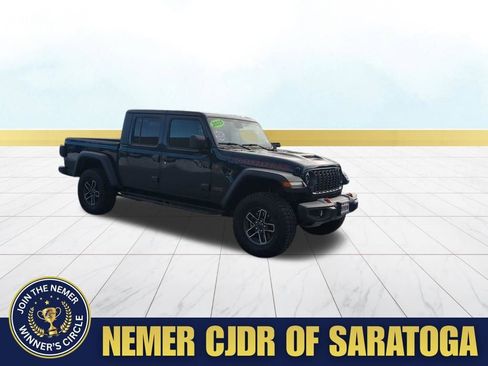 Used 2025 Jeep Gladiator Mojave w/ Convenience Group image 11