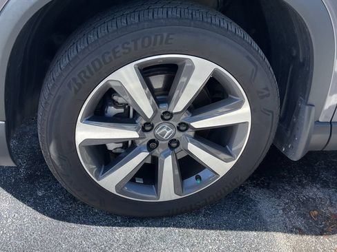 Used 2025 Honda Pilot Elite image 8