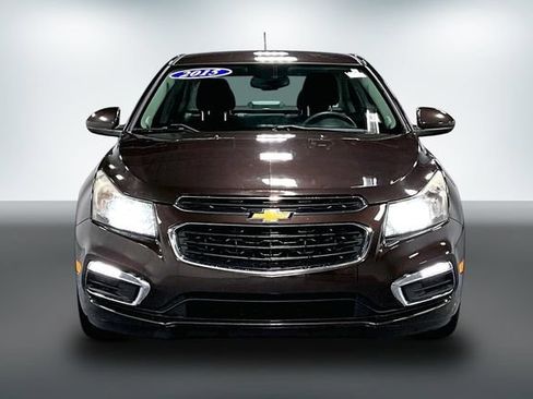 Used 2015 Chevrolet Cruze LT FWD image 2